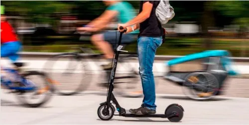 Un adolescent de 15 ans à trottinette meurt dans une collision avec...